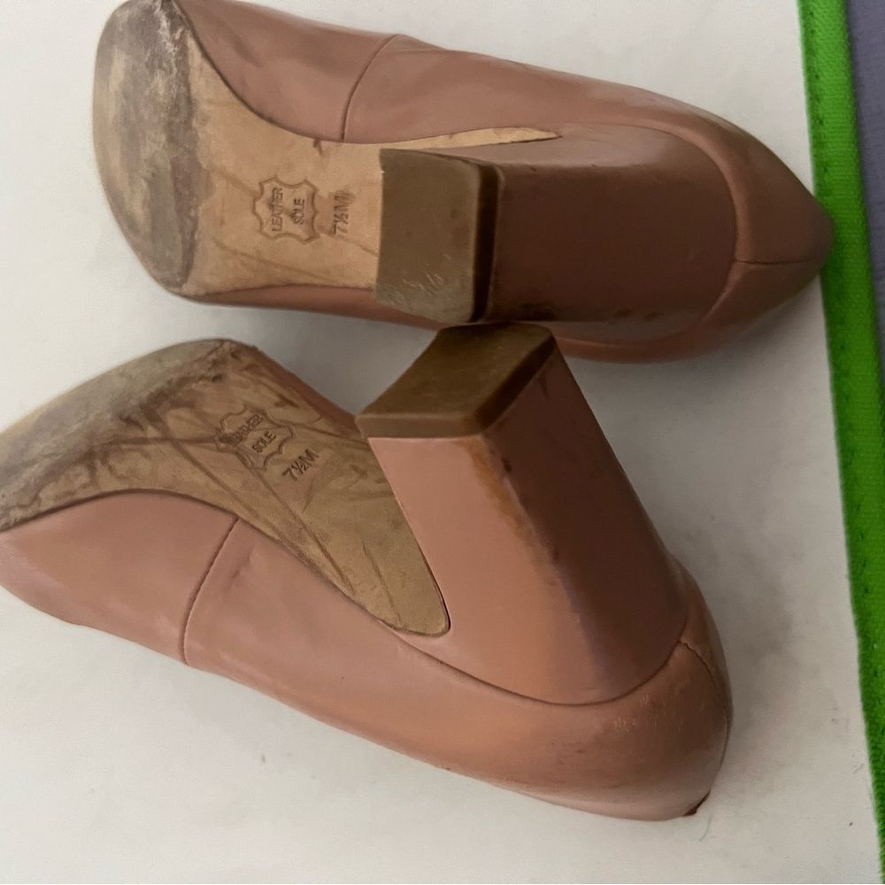 Tory Burch Blush Oak Raleigh Pump runway gold logo dress shoes rare heels - Picture 4 of 11
